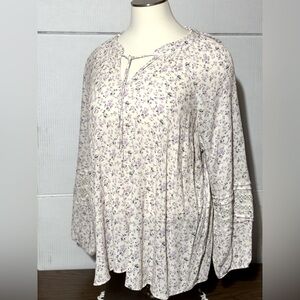 Torrid size 5 (28) lavendar floral blouse Ties at neckline long sleeve 30”L